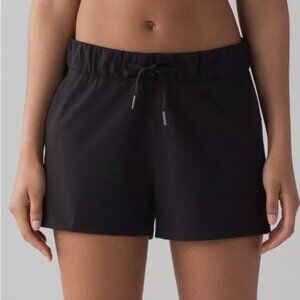 Lululemon Black On The Fly Short Black Size 4